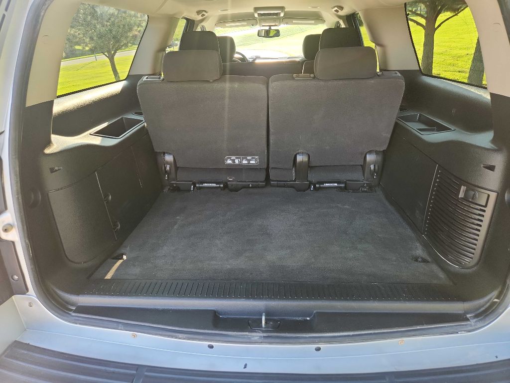Photo 21 of this CHEVROLET SUBURBAN