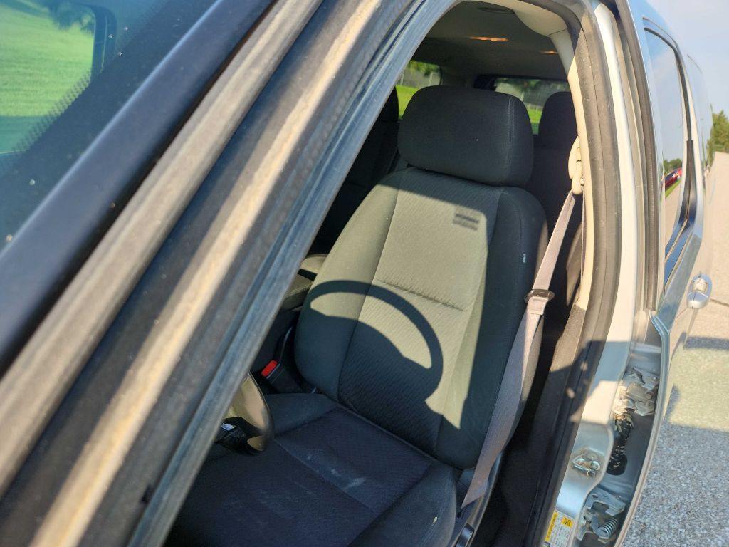 Photo 12 of this CHEVROLET SUBURBAN