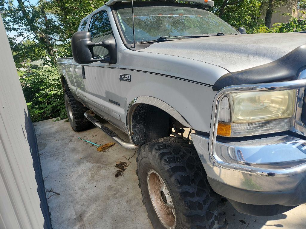 Photo 2 of this FORD F250