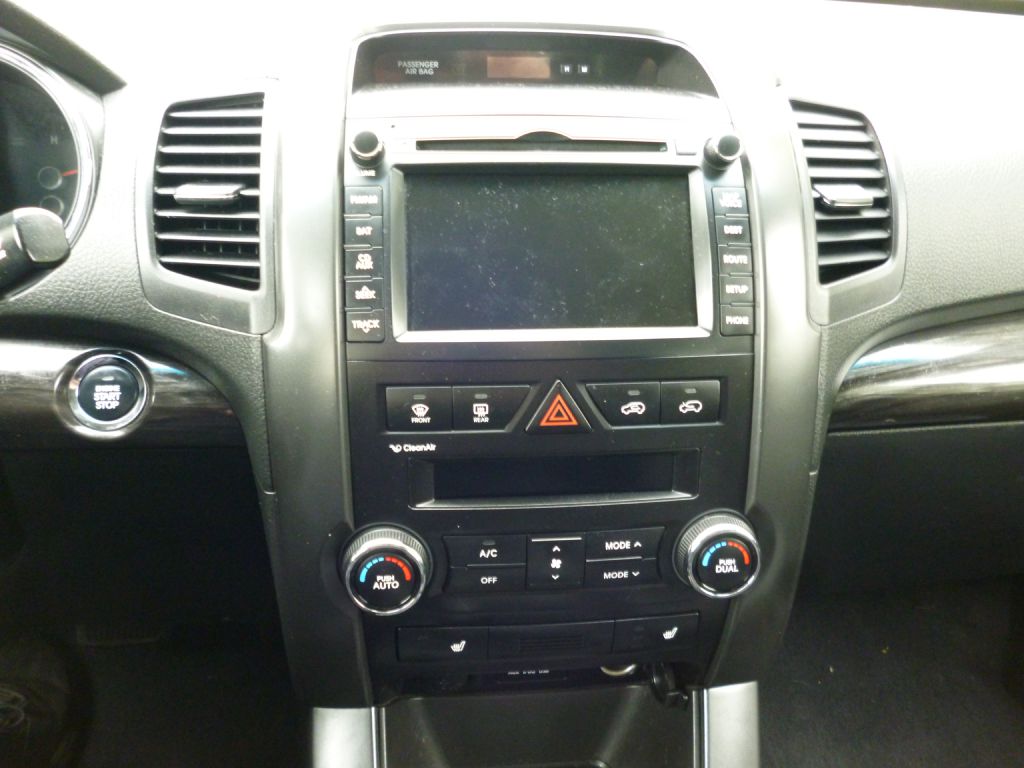 Photo 11 of this KIA SORENTO