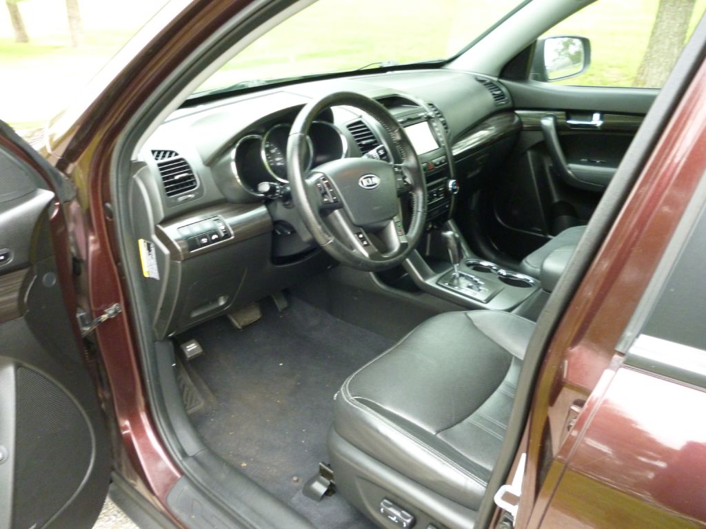 Photo 13 of this KIA SORENTO
