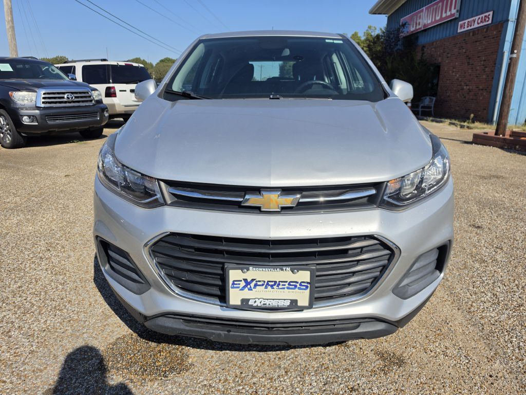 Photo 2 of this CHEVROLET TRAX