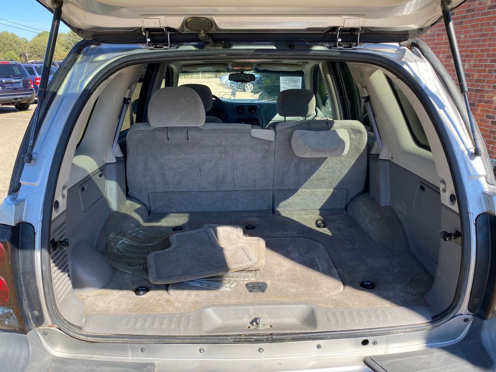 Photo 12 of this CHEVROLET TRAILBLAZER