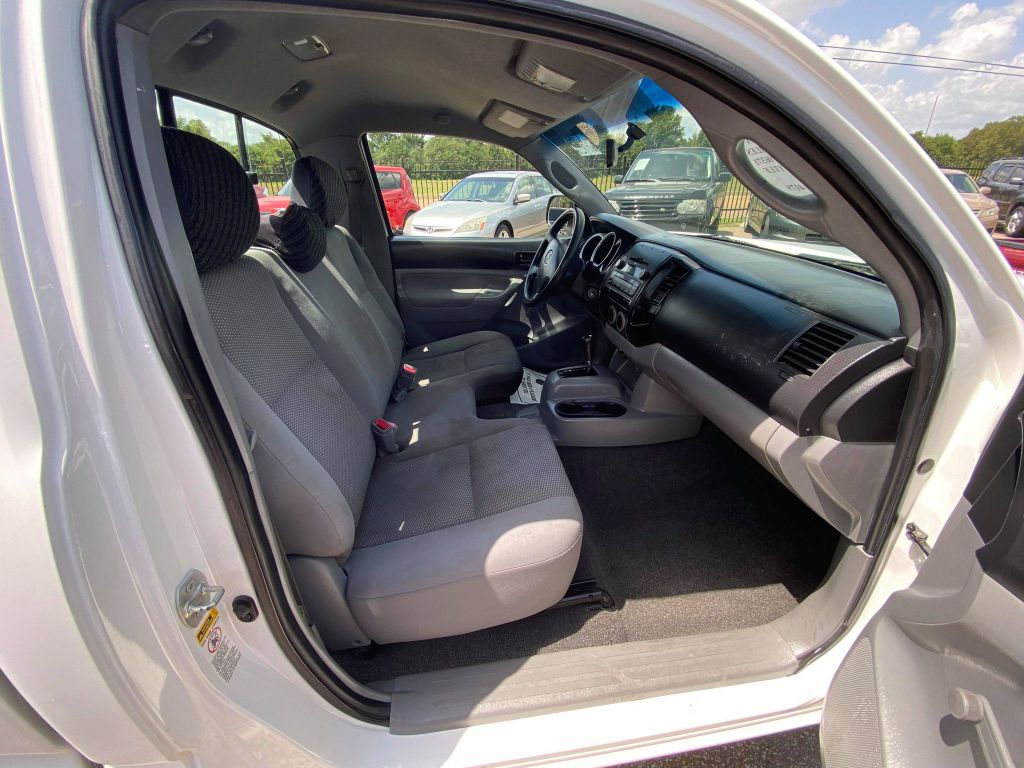 Photo 7 of this TOYOTA TACOMA