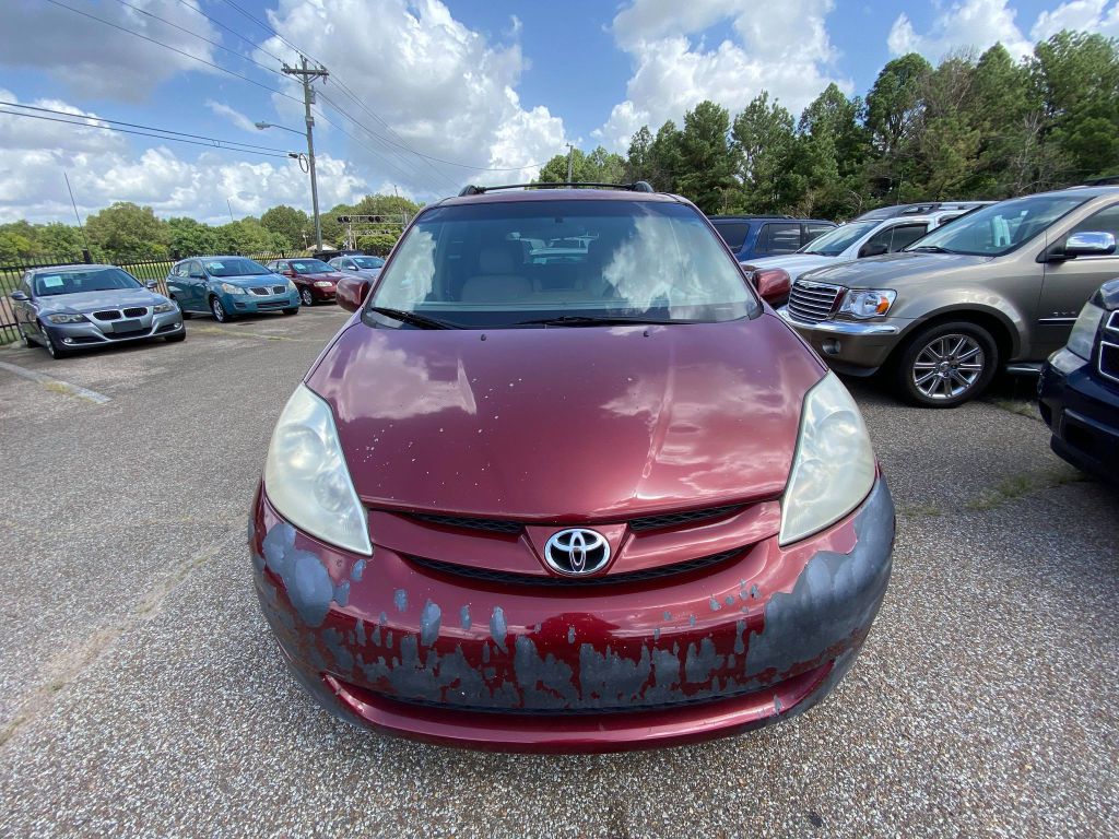 Photo 3 of this TOYOTA SIENNA
