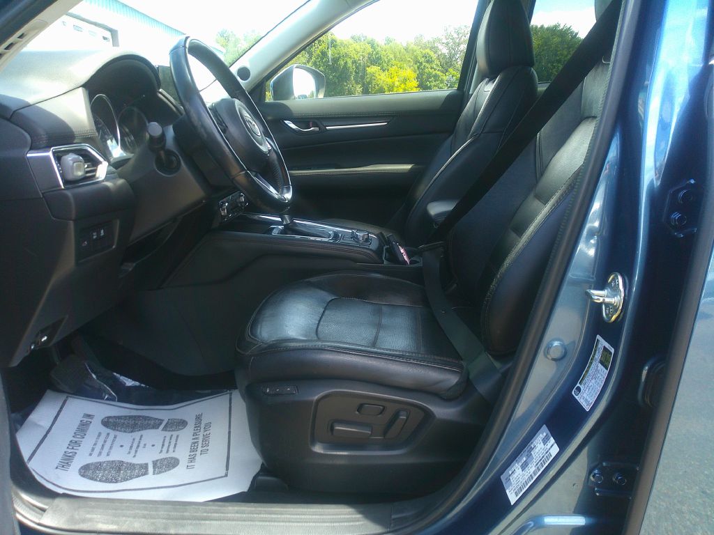 Photo 10 of this MAZDA CX-5