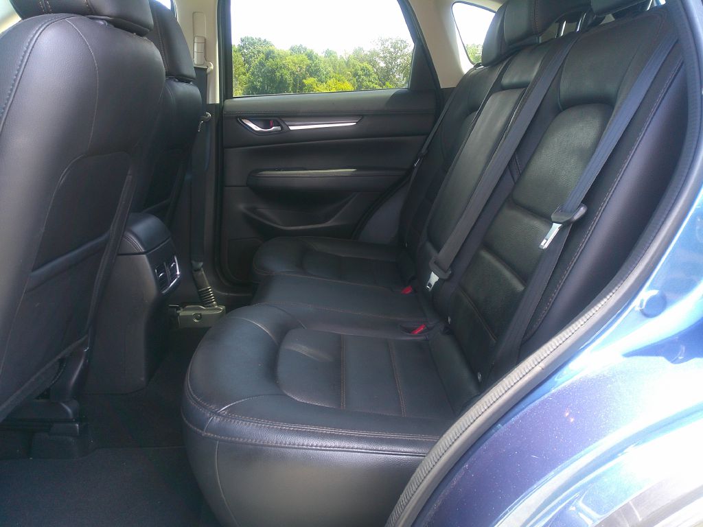Photo 11 of this MAZDA CX-5