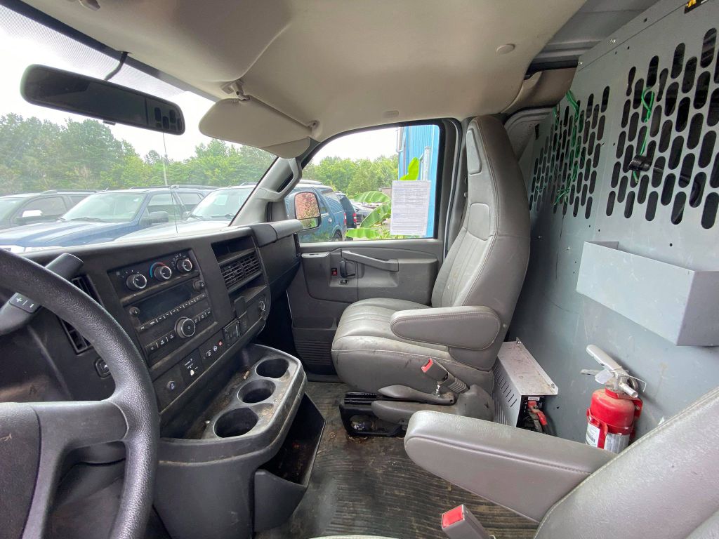 Photo 6 of this CHEVROLET EXPRESS G2500
