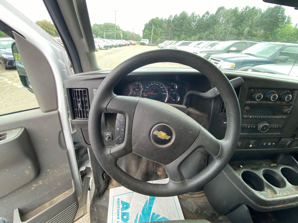 Photo 5 of this CHEVROLET EXPRESS G2500