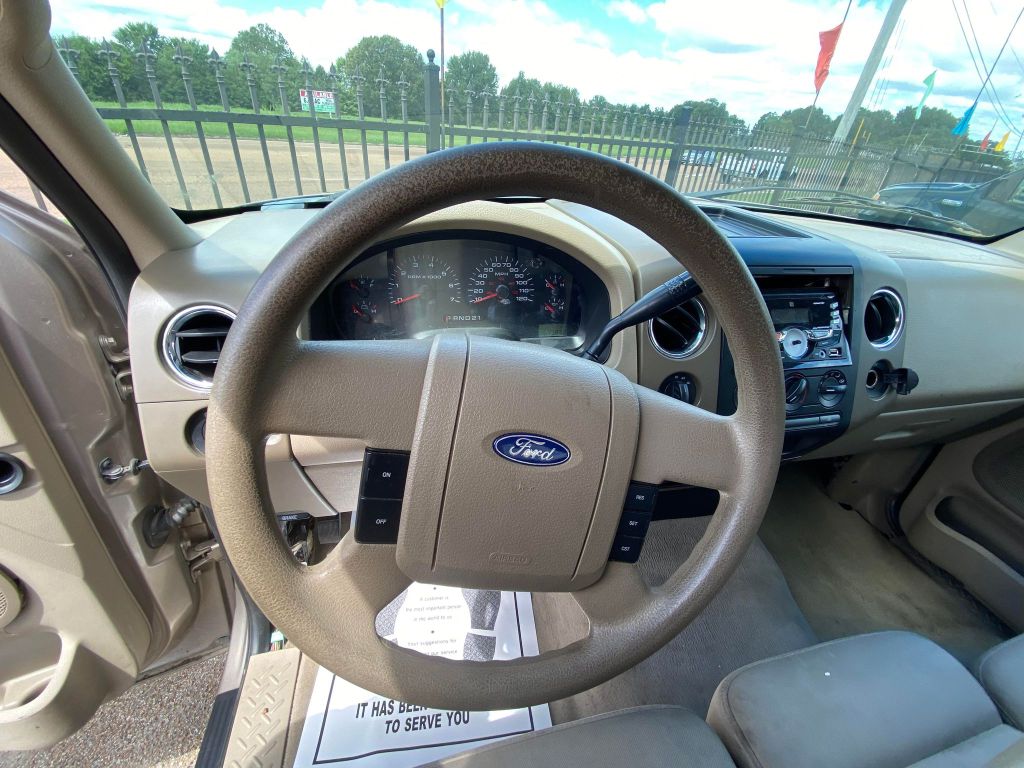 Photo 5 of this FORD F150