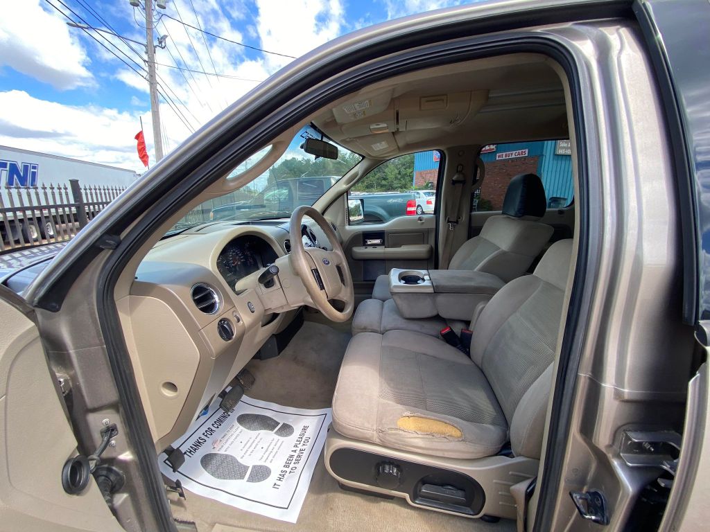 Photo 4 of this FORD F150