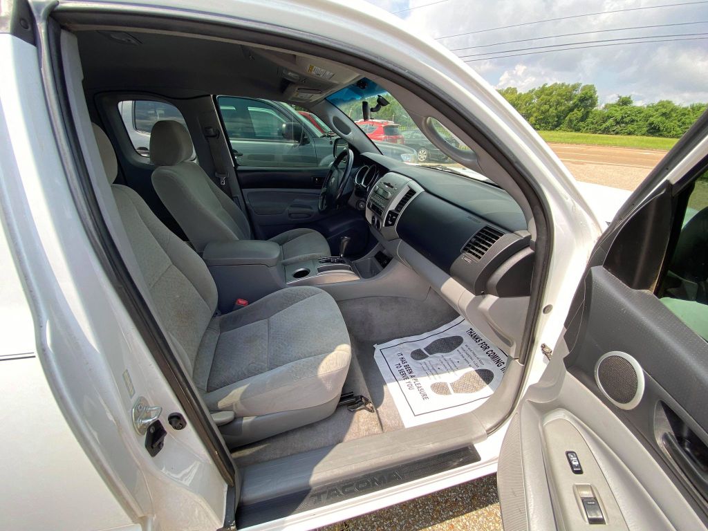 Photo 8 of this TOYOTA TACOMA