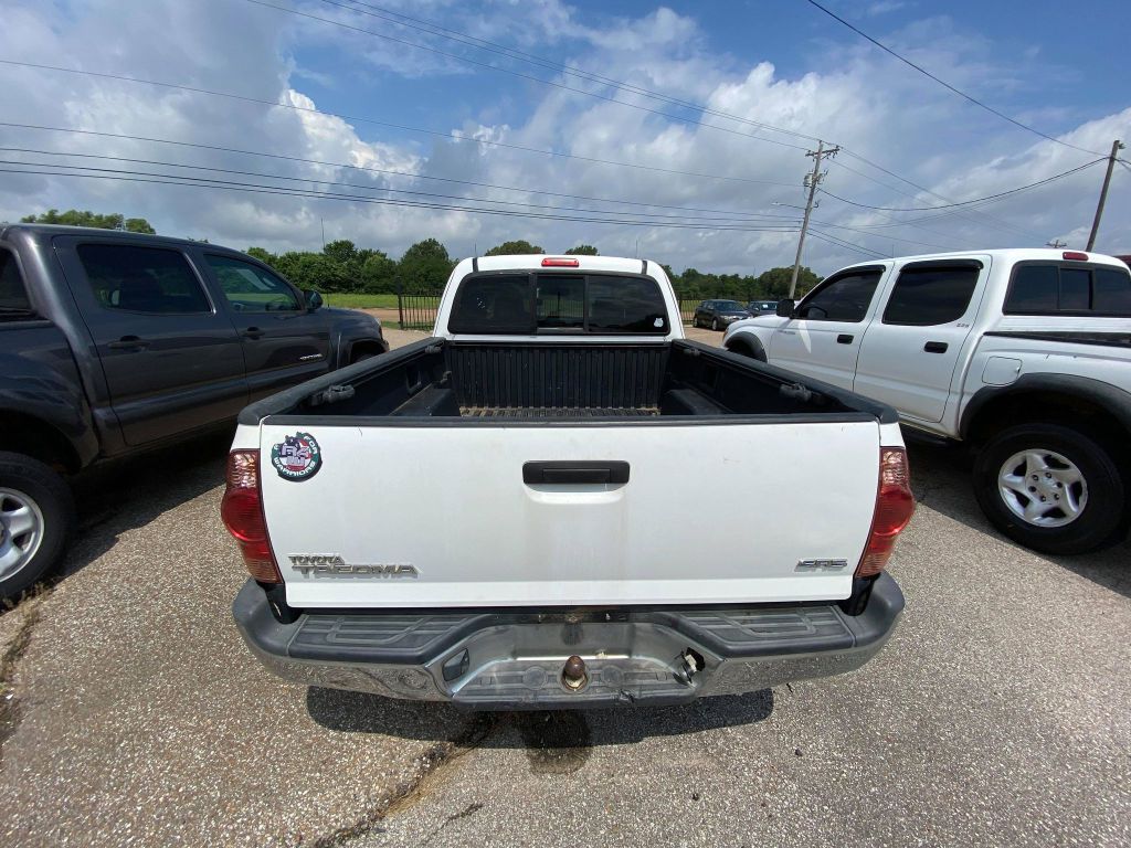 Photo 9 of this TOYOTA TACOMA