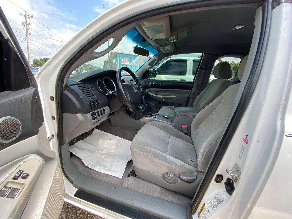 Photo 4 of this TOYOTA TACOMA