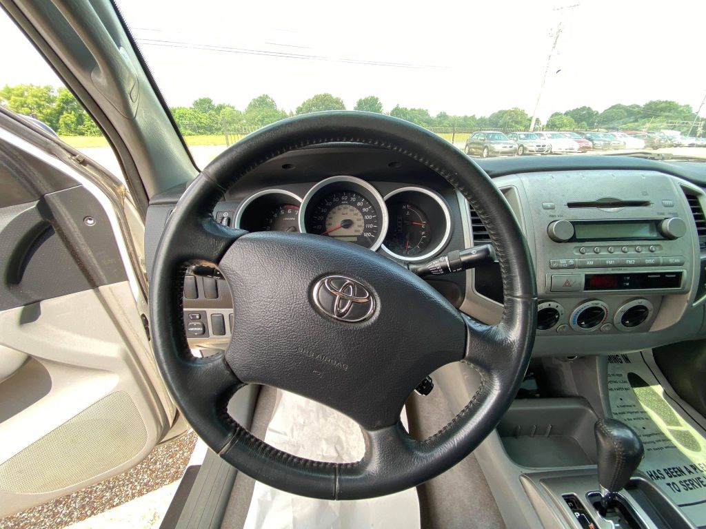 Photo 5 of this TOYOTA TACOMA