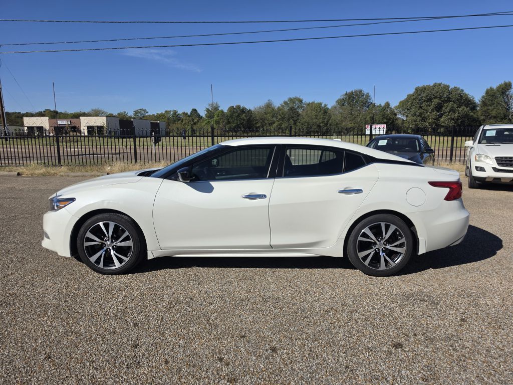 Photo 3 of this NISSAN MAXIMA