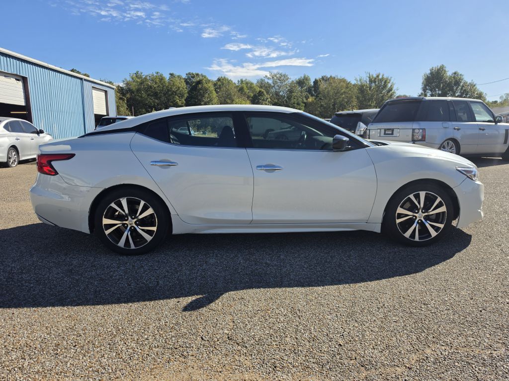 Photo 7 of this NISSAN MAXIMA