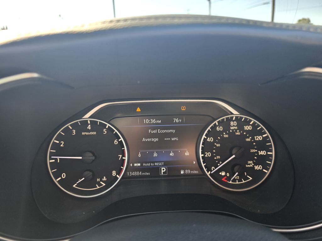 Photo 11 of this NISSAN MAXIMA