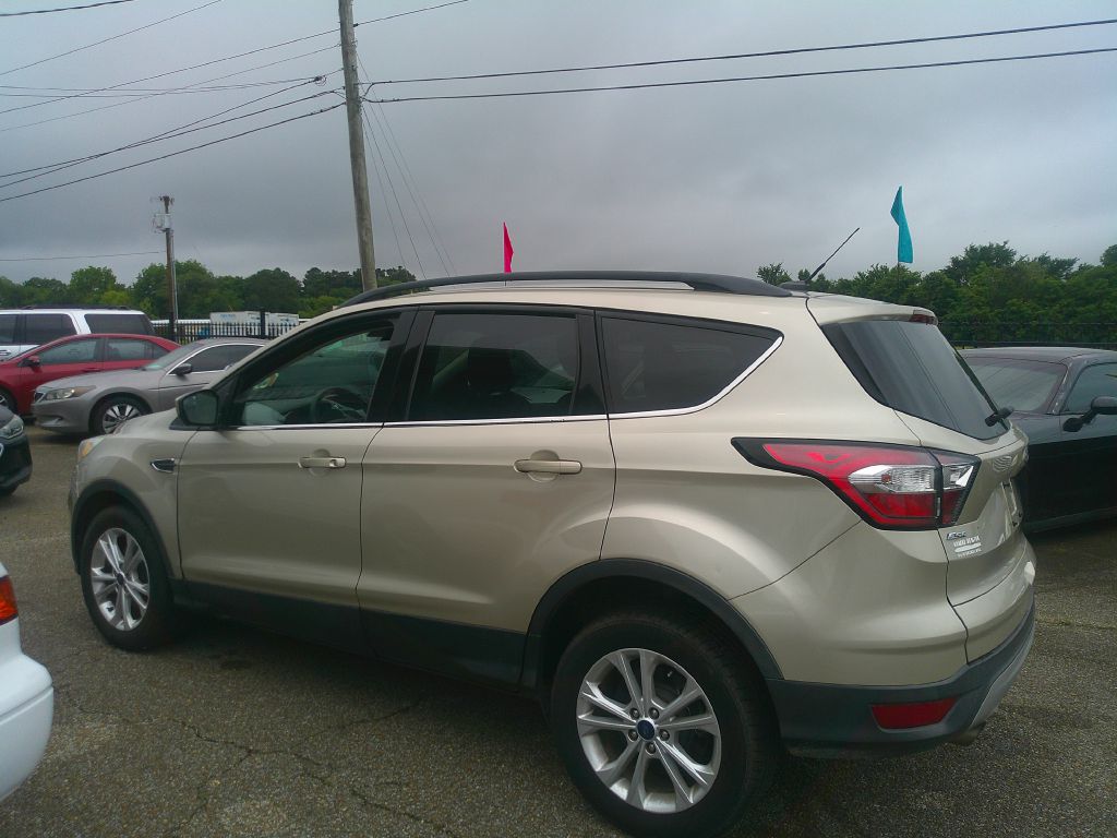 Photo 3 of this FORD ESCAPE