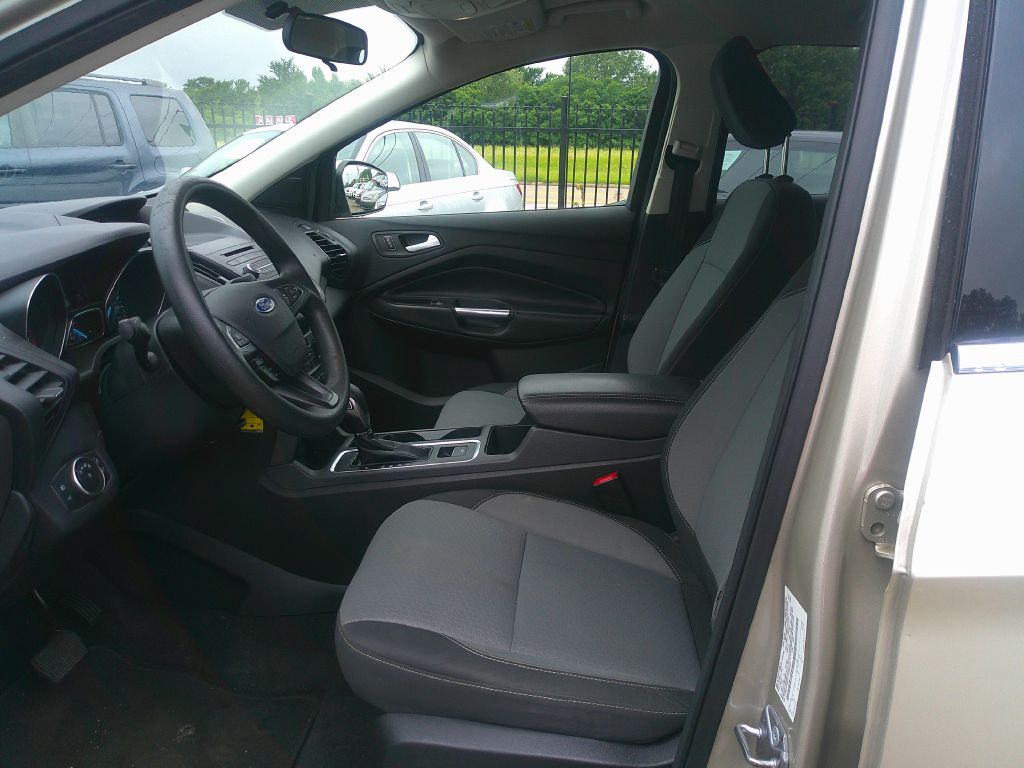 Photo 5 of this FORD ESCAPE