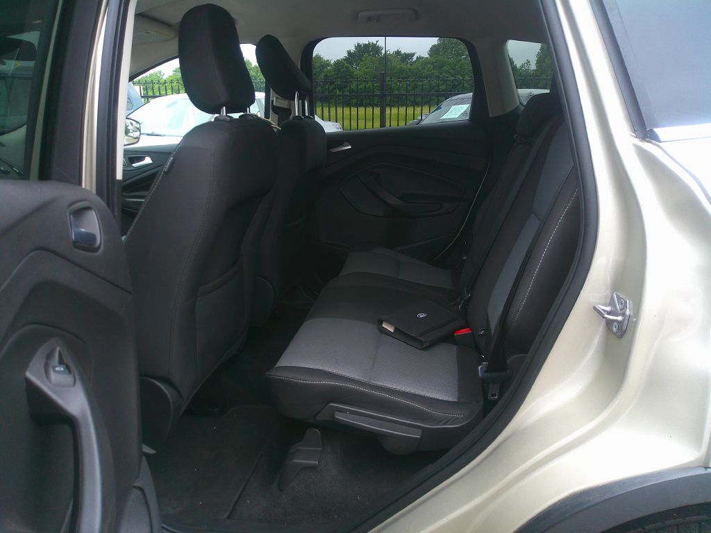 Photo 6 of this FORD ESCAPE
