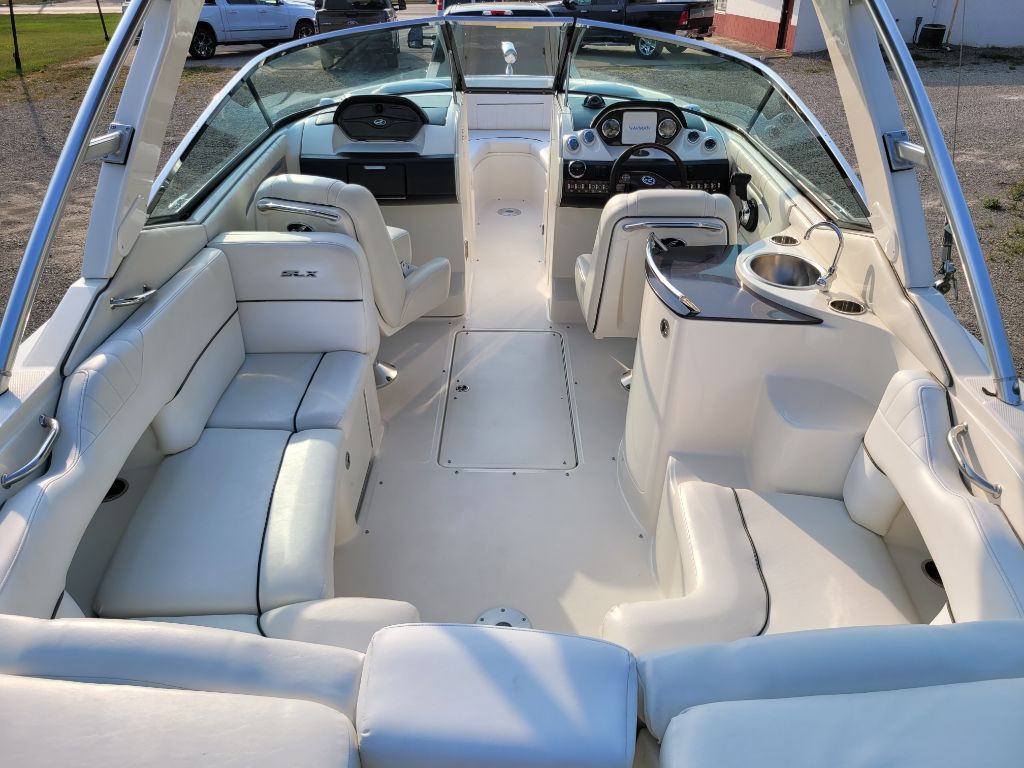 Photo 28 of this SEA RAY SLX