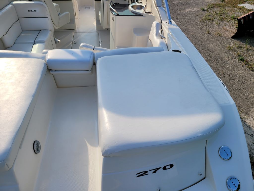 Photo 25 of this SEA RAY SLX