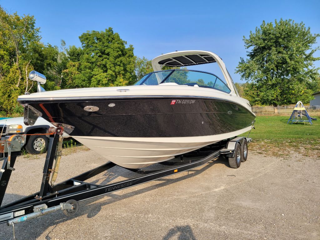 Photo 20 of this SEA RAY SLX