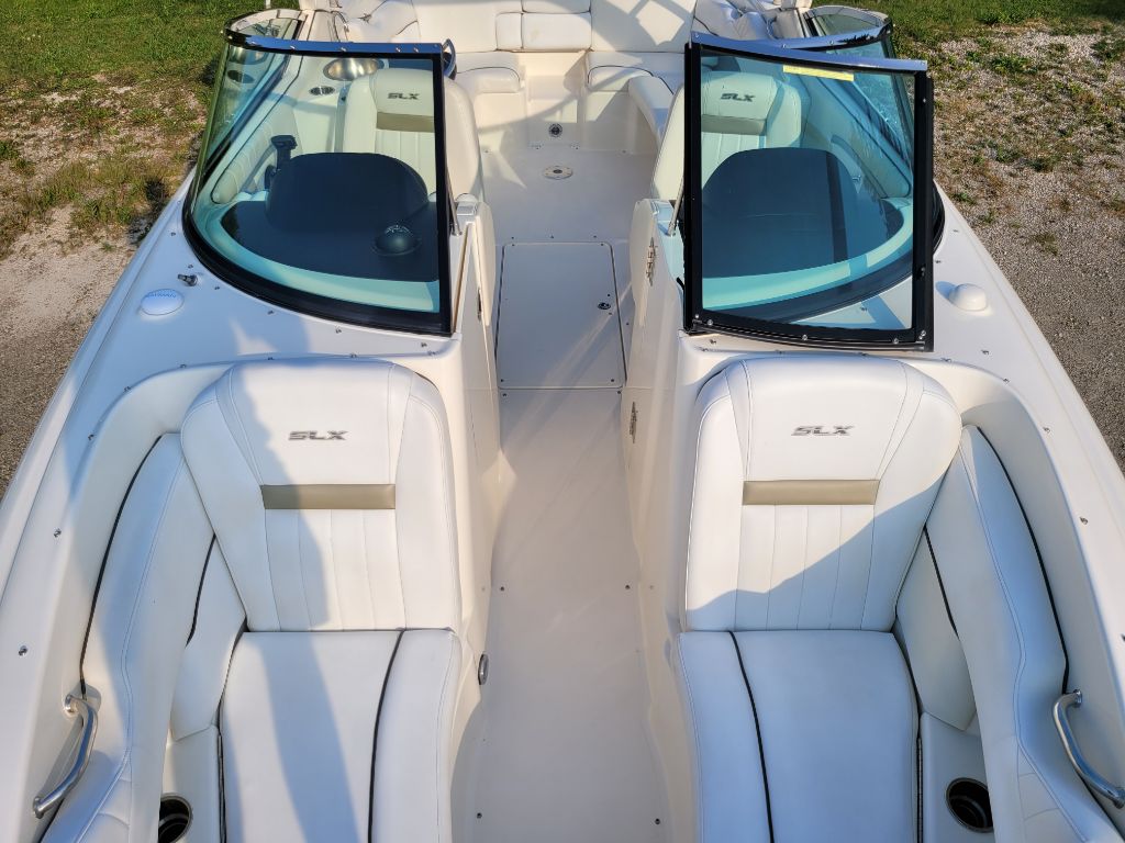 Photo 66 of this SEA RAY SLX