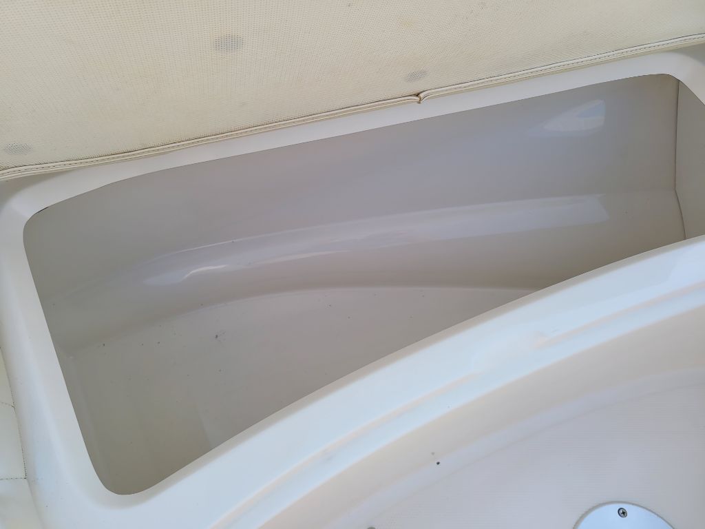 Photo 68 of this SEA RAY SLX