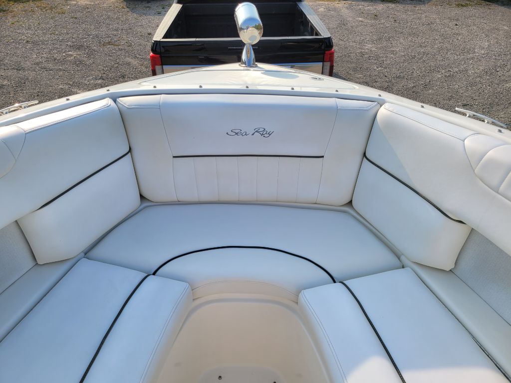 Photo 61 of this SEA RAY SLX