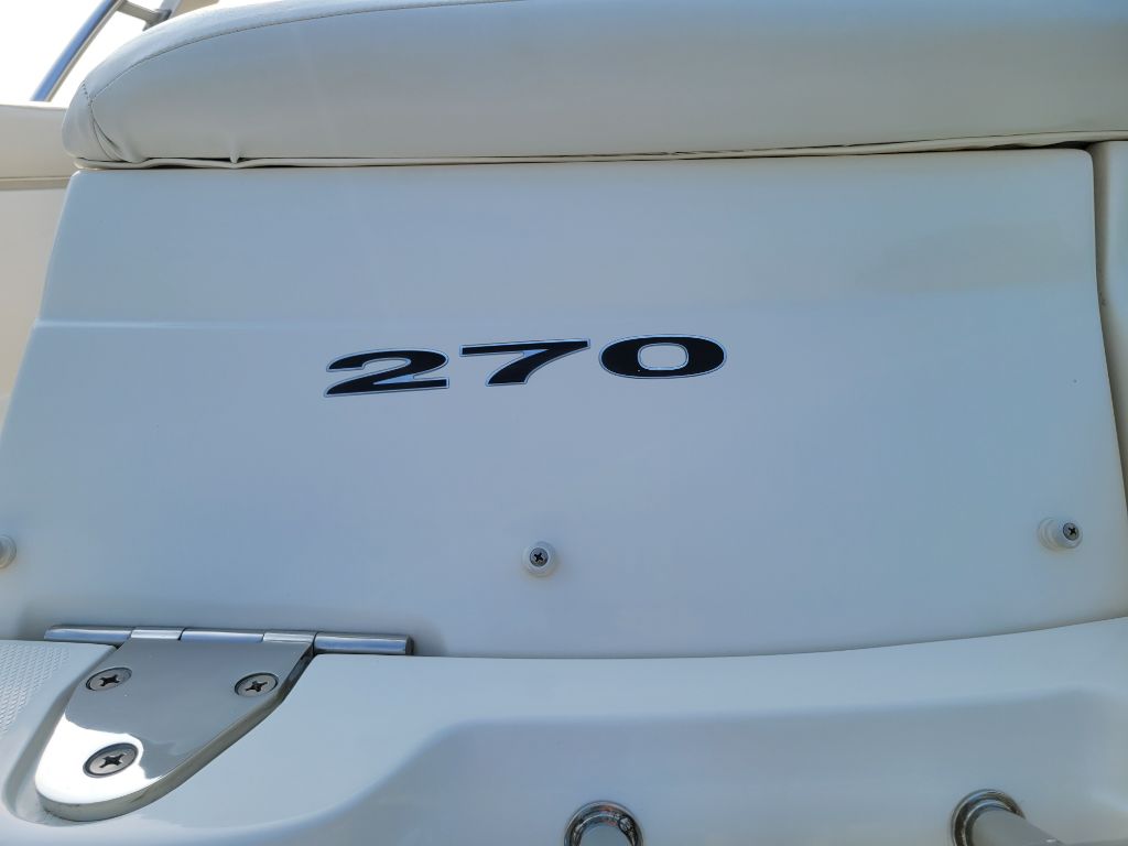 Photo 13 of this SEA RAY SLX
