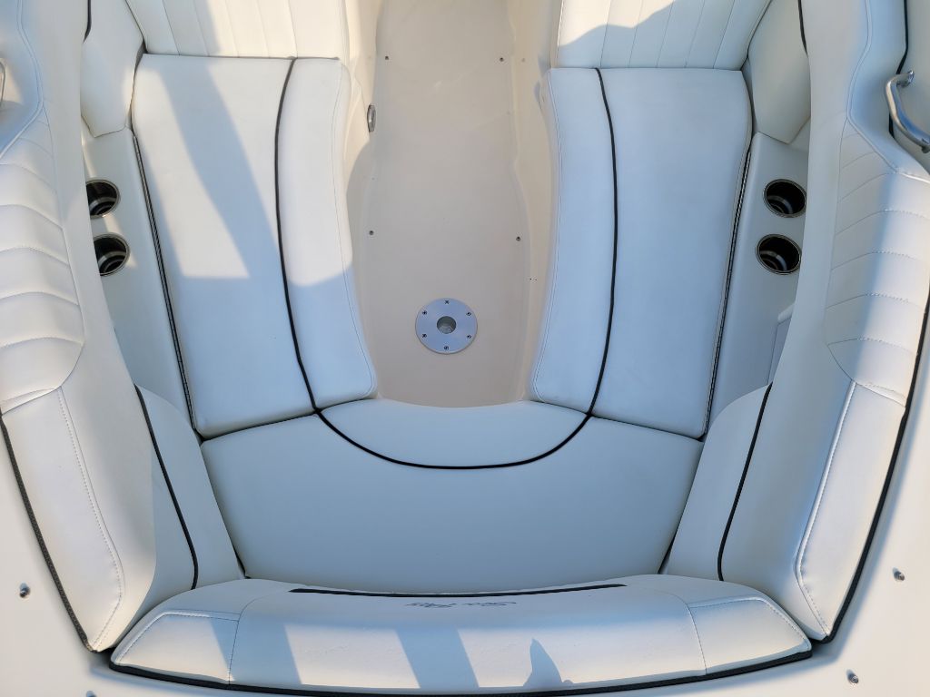 Photo 64 of this SEA RAY SLX