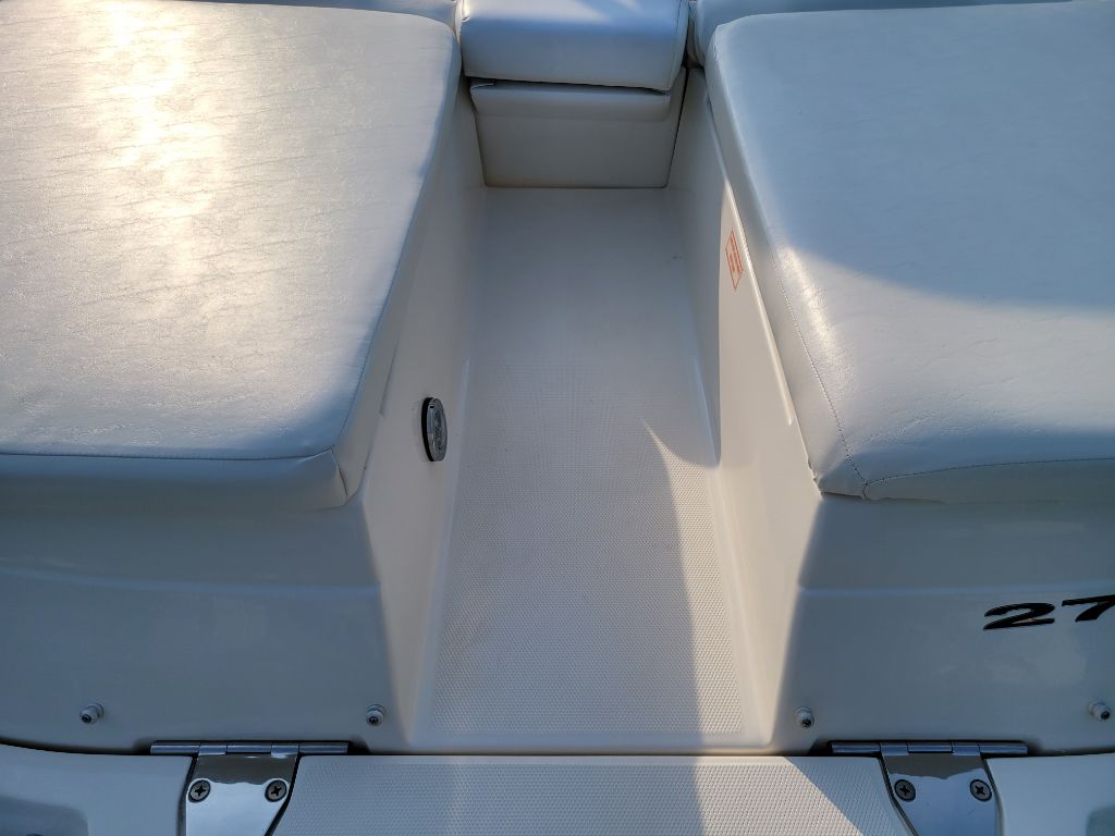 Photo 27 of this SEA RAY SLX