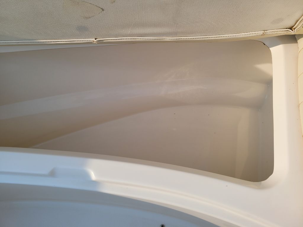 Photo 67 of this SEA RAY SLX