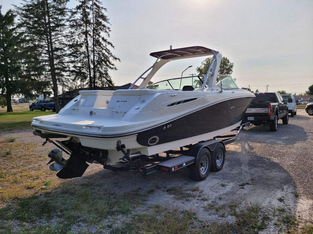 Photo 8 of this SEA RAY SLX