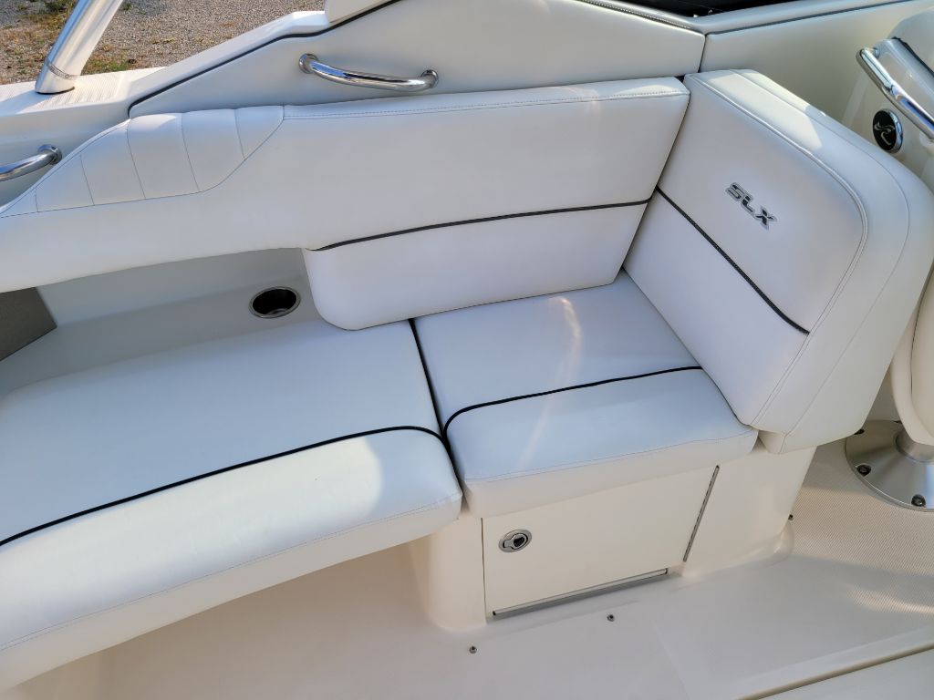 Photo 32 of this SEA RAY SLX