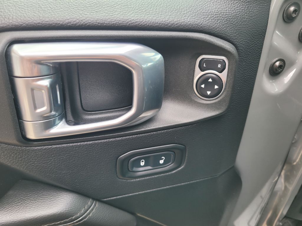 Photo 21 of this JEEP WRANGLER UNLIMI