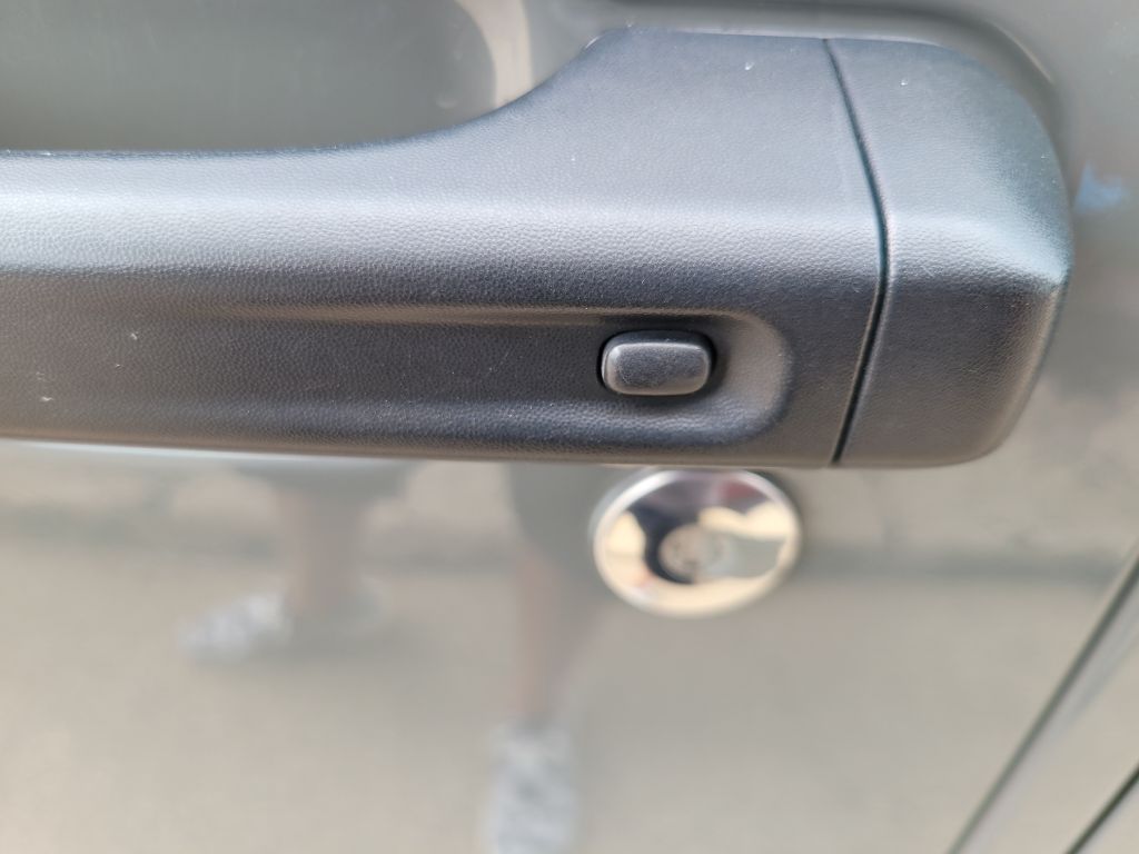 Photo 15 of this JEEP WRANGLER UNLIMI