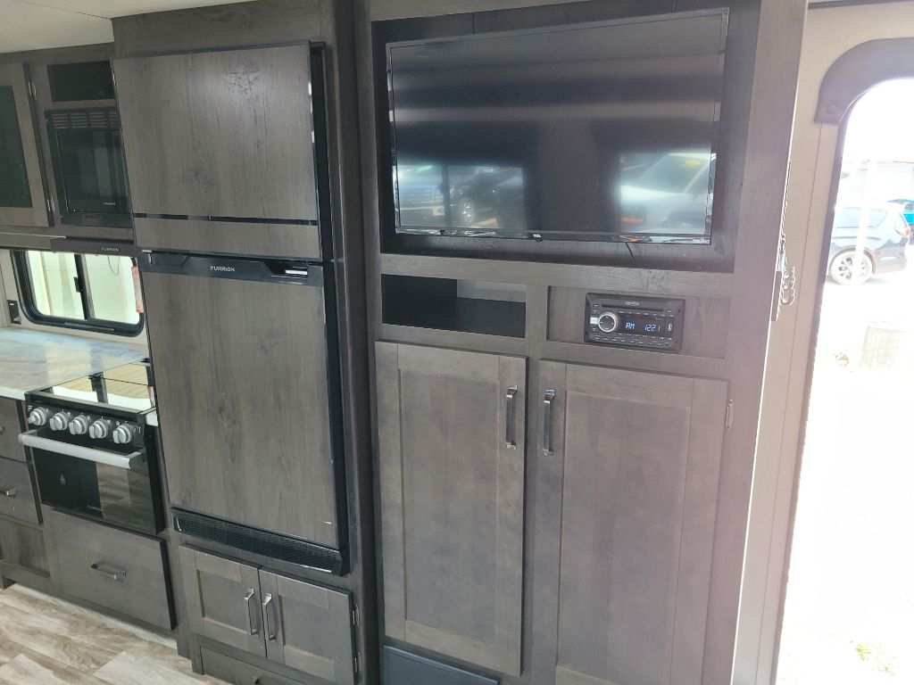 Photo 30 of this GRAND DESIGN TRANSCEND