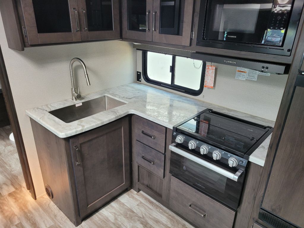 Photo 33 of this GRAND DESIGN TRANSCEND