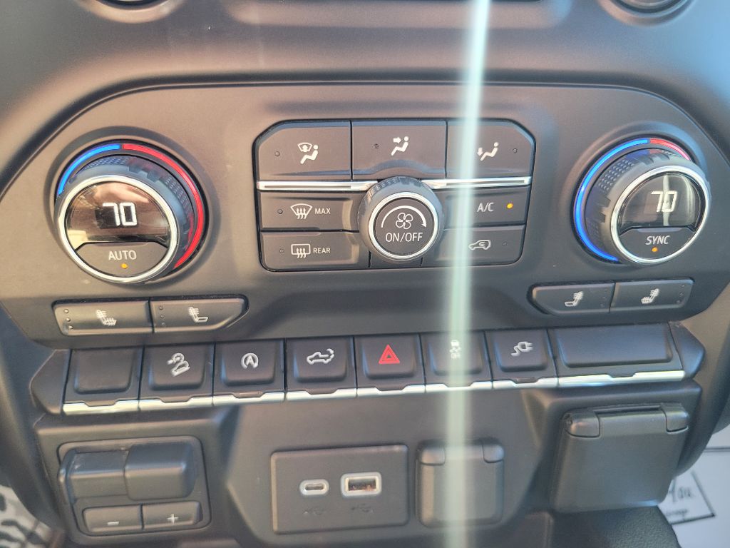 Photo 40 of this CHEVROLET SILVERADO 1500