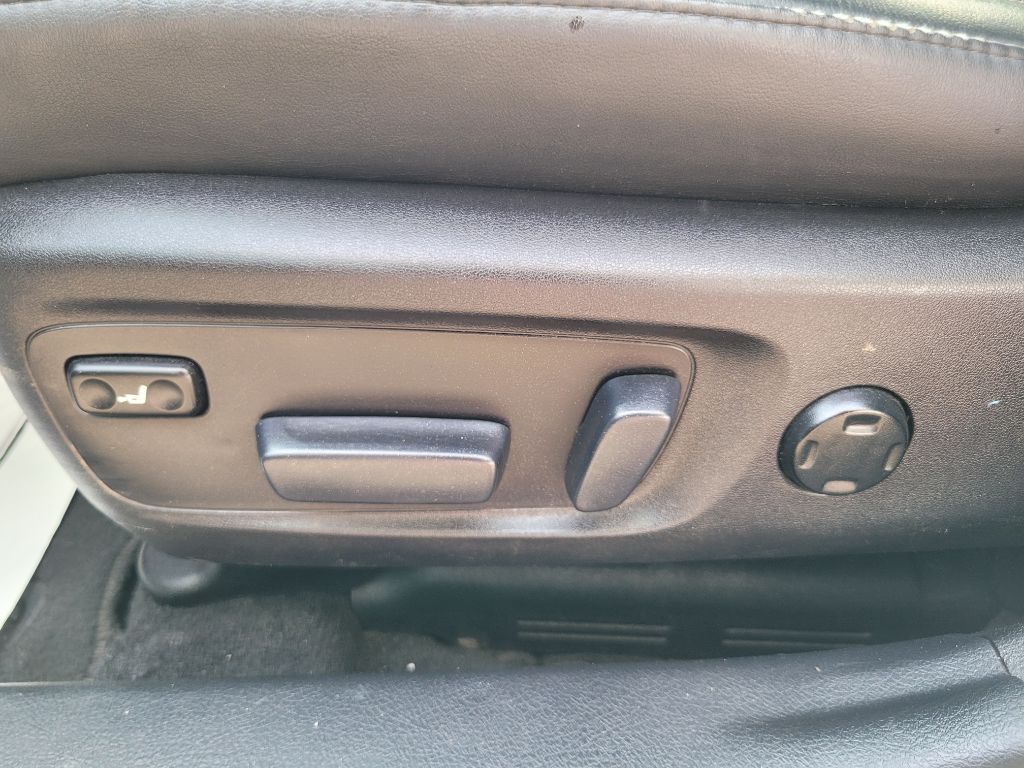 Photo 22 of this TOYOTA AVALON