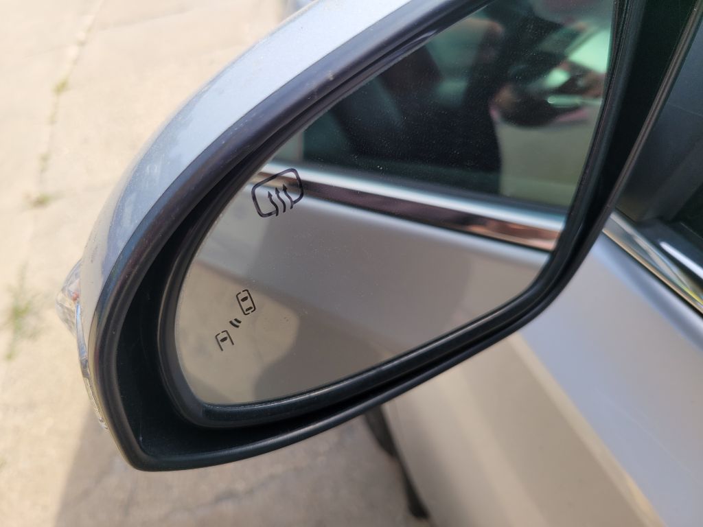 Photo 15 of this TOYOTA AVALON