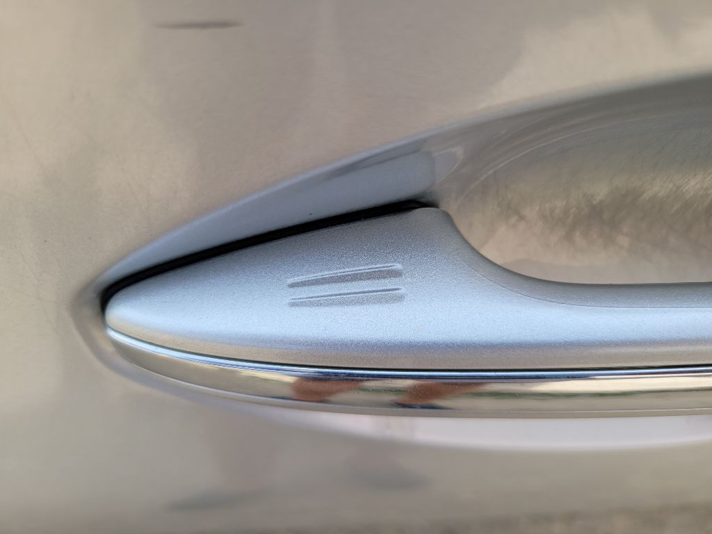 Photo 14 of this TOYOTA AVALON