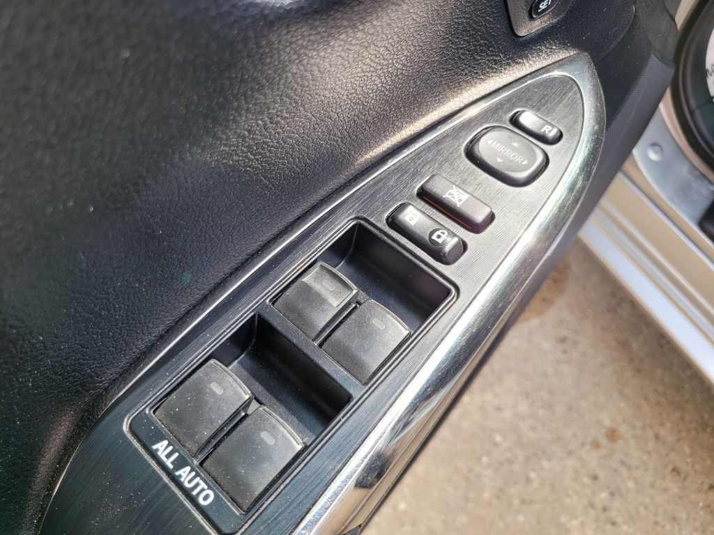 Photo 19 of this TOYOTA AVALON