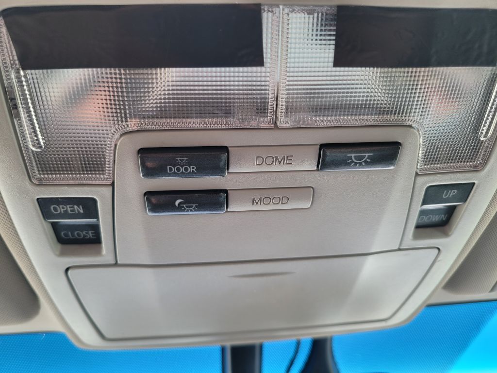 Photo 36 of this TOYOTA AVALON