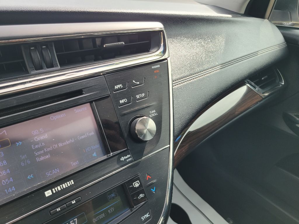 Photo 37 of this TOYOTA AVALON