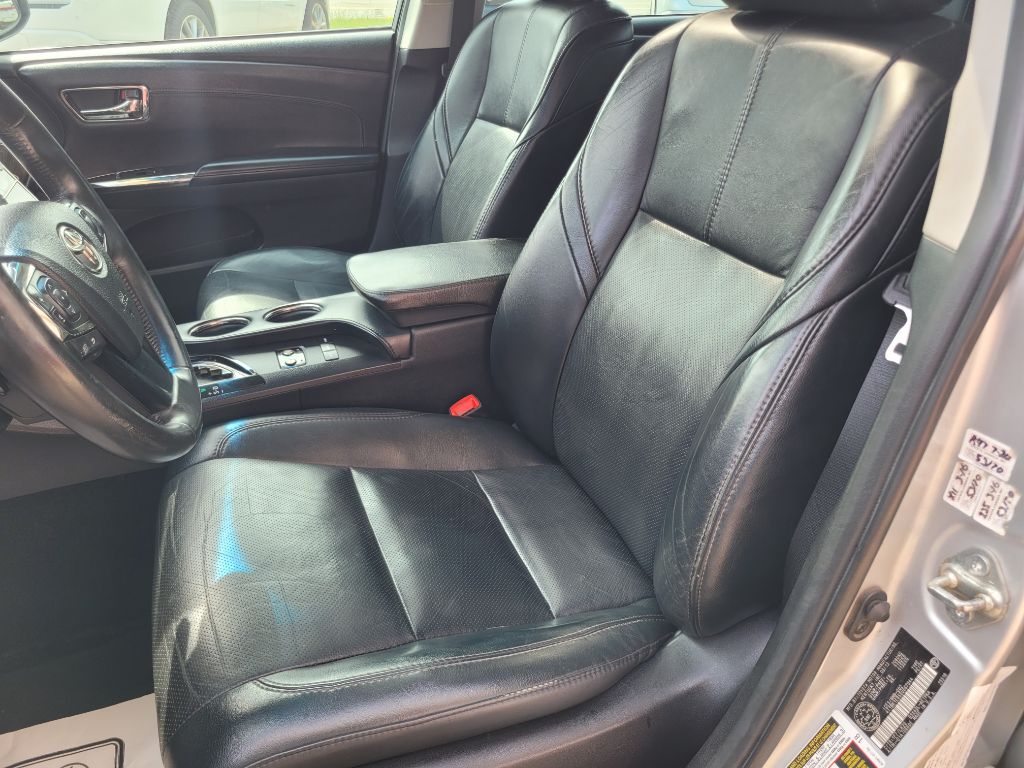 Photo 21 of this TOYOTA AVALON