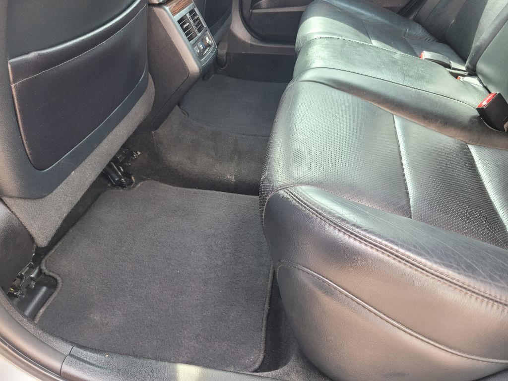 Photo 40 of this TOYOTA AVALON